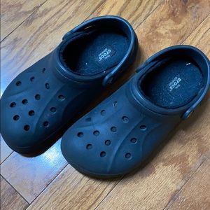 Black fur lined crocs